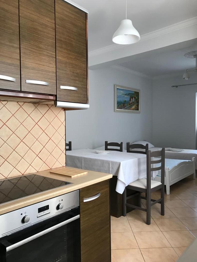 Alfa Apartaments Sarande Exterior photo